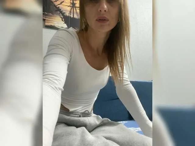 Offline Laroshka on BongaCams