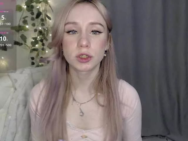 Offline LavinellsX on BongaCams