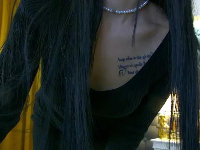 Offline LeyaCass on BongaCams