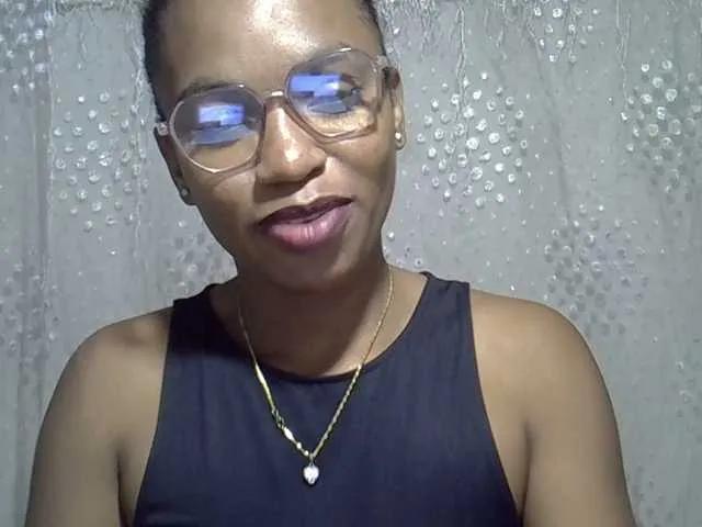 Freechat Lillteblackgirl on BongaCams