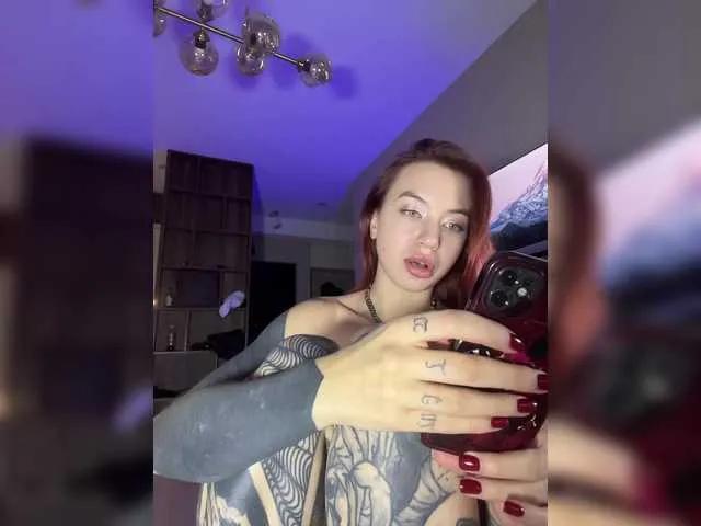 Offline Lina69Goddesssss on BongaCams