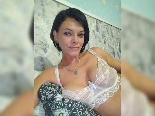 Offline Lois-Lorrie on BongaCams