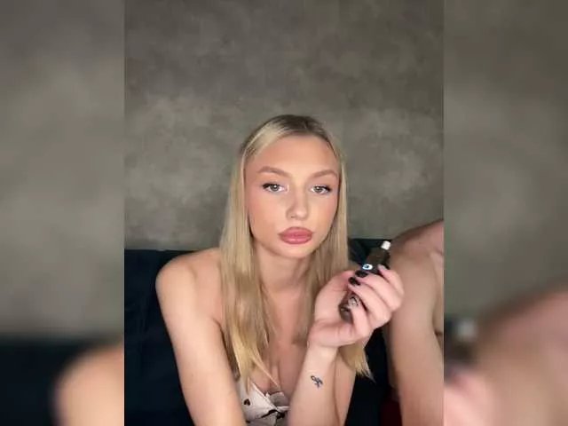 Offline love-vibe on BongaCams