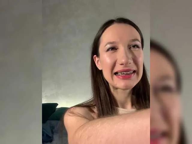 Freechat lovememoreamore on BongaCams