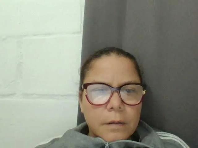 Offline lucianamaster on BongaCams