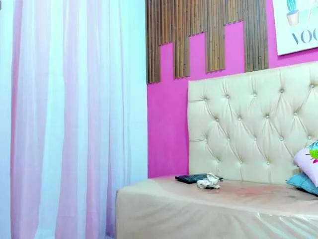 LuciaSpear on BongaCams