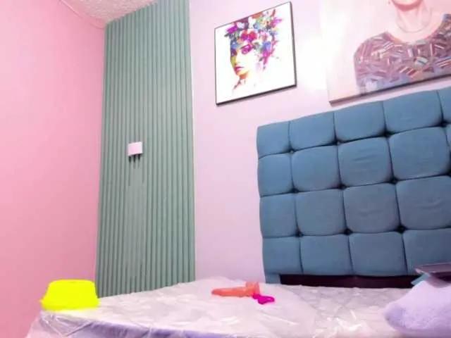 LuciaSpear on BongaCams