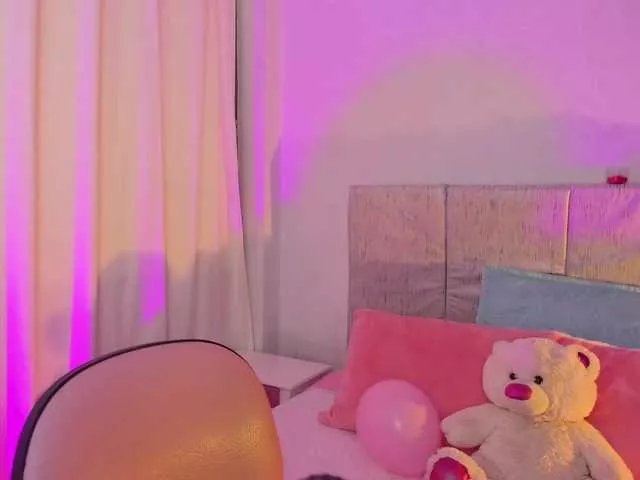 Offline LucyEvanss on BongaCams