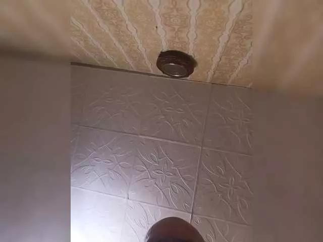 Offline Lyda27081 on BongaCams