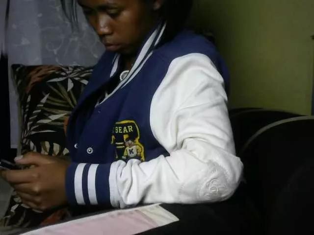 Offline Maellah31 on BongaCams