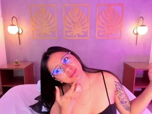 Offline majo-rose on BongaCams