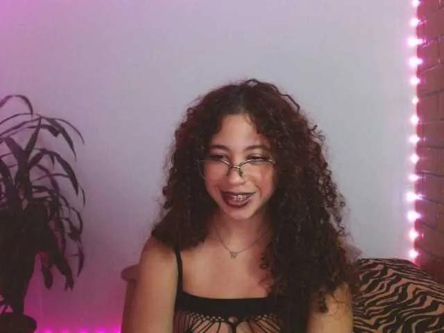 Offline Medussa333 on BongaCams