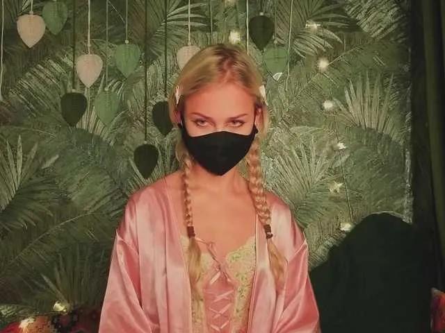 Offline Meeeeow on BongaCams