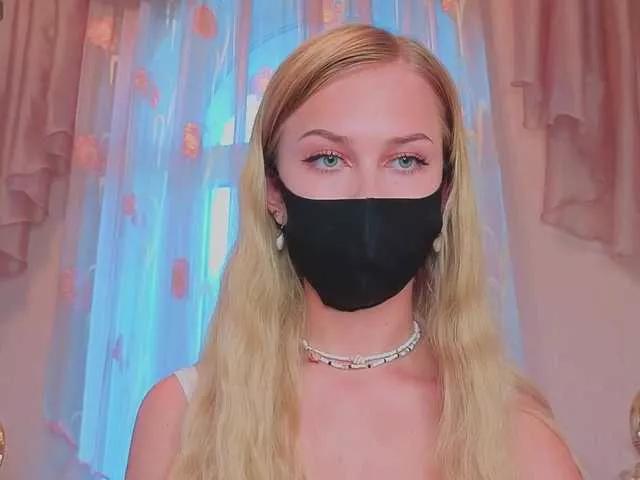 Offline Meeeeow on BongaCams