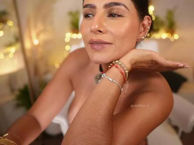 Offline Meegan on BongaCams