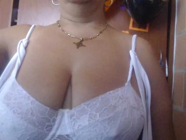Freechat Meganny2023 on BongaCams