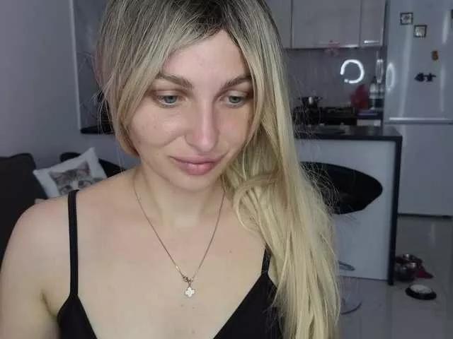 Freechat MellicaX on BongaCams