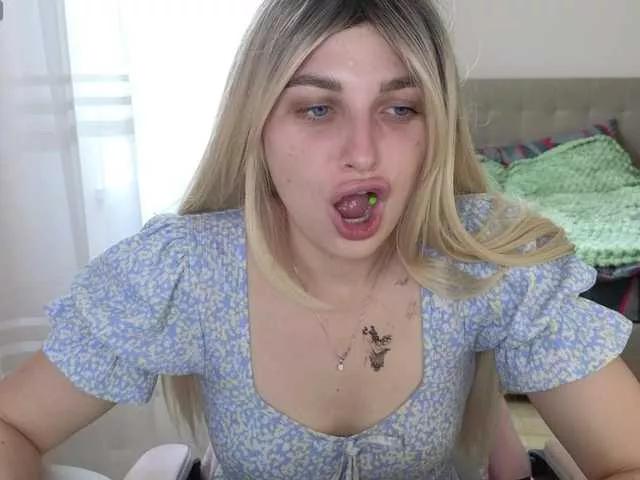 Freechat MellicaX on BongaCams