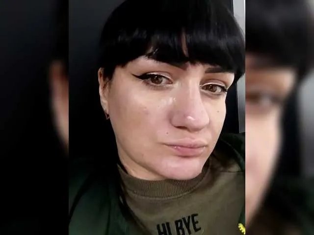 Offline Meri1994 on BongaCams