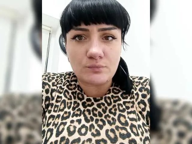 Offline Meri1994 on BongaCams