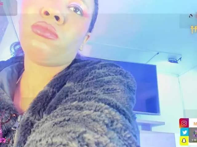 Offline Mikeyla-Russo on BongaCams