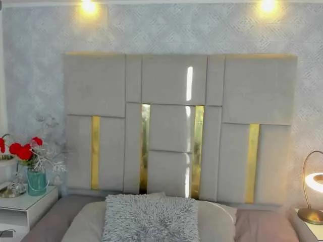 Offline MilaSaenz on BongaCams