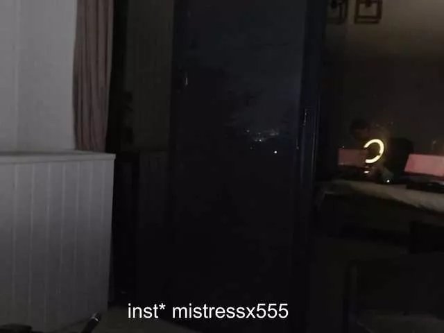 Offline MistressX555 on BongaCams