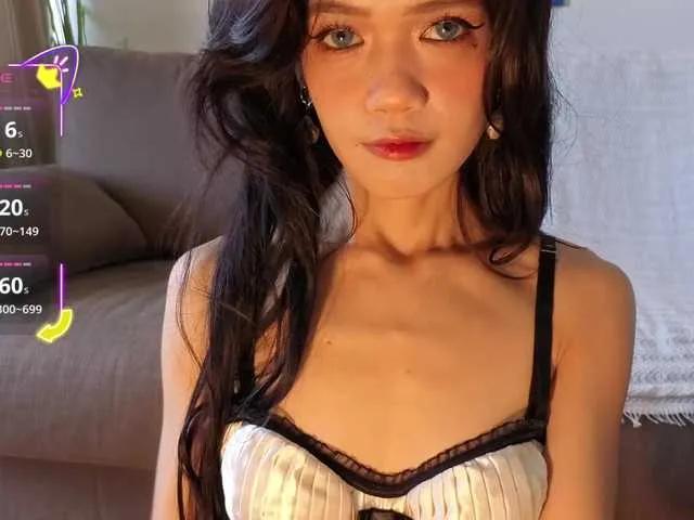 Offline Miyah on BongaCams