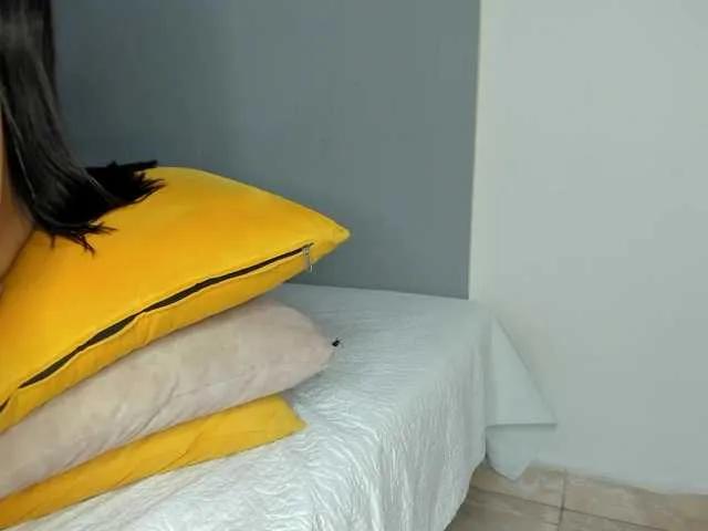 molly-rosse on BongaCams 