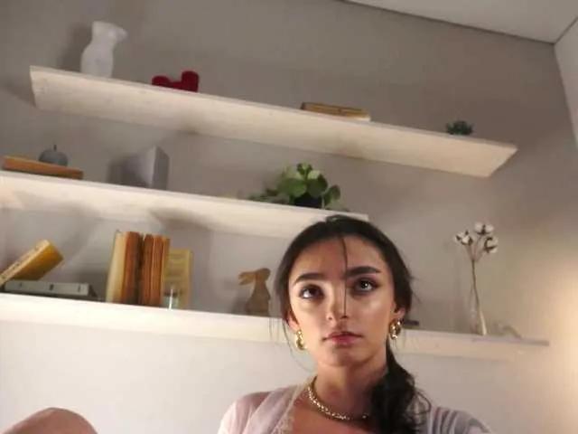 Freechat Morena-Dolcce on BongaCams