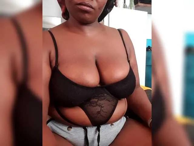 Offline Myra on BongaCams