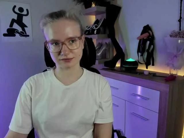 Freechat NancyErotic on BongaCams