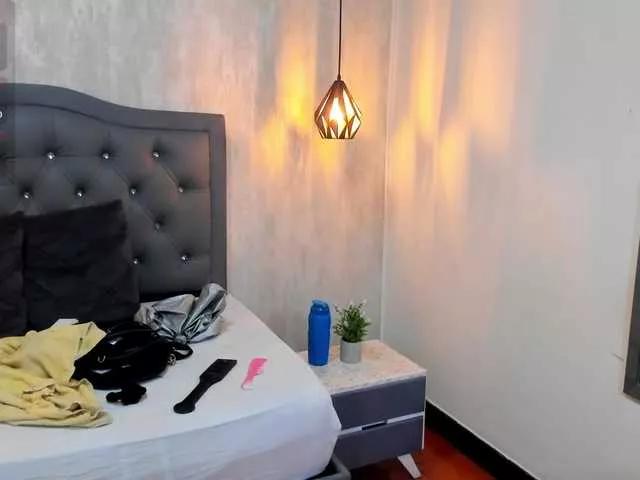 Offline Nathalia-rodriguezz on BongaCams