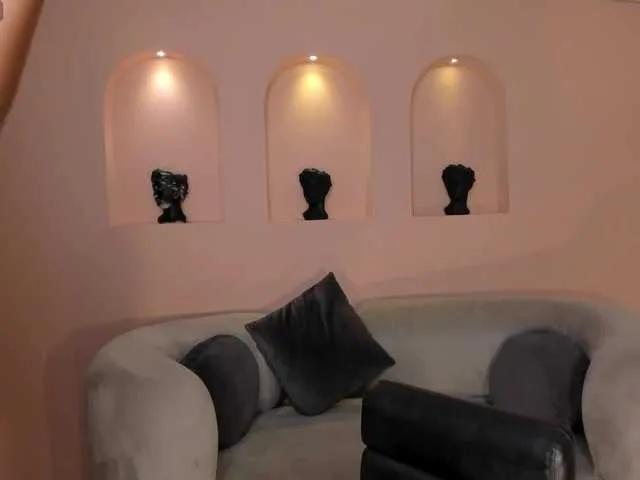 Freechat NiaSalvatore on BongaCams