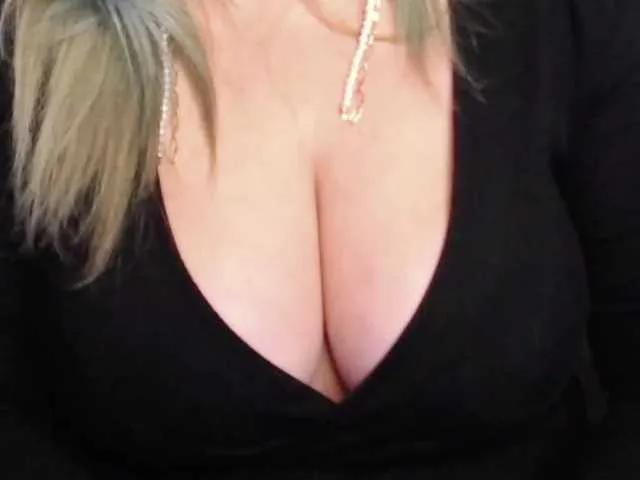 Offline Nimphotease on BongaCams