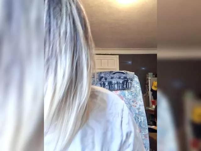 Freechat Ozalin on BongaCams