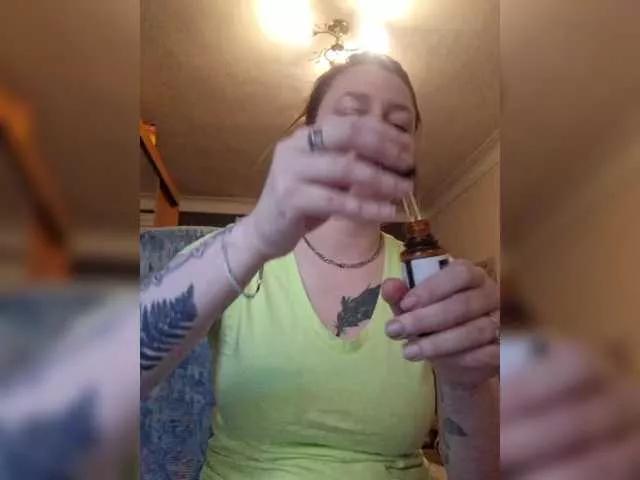 Freechat Ozalin on BongaCams