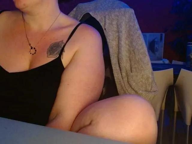 Offline Petitoiseaucoquine on BongaCams