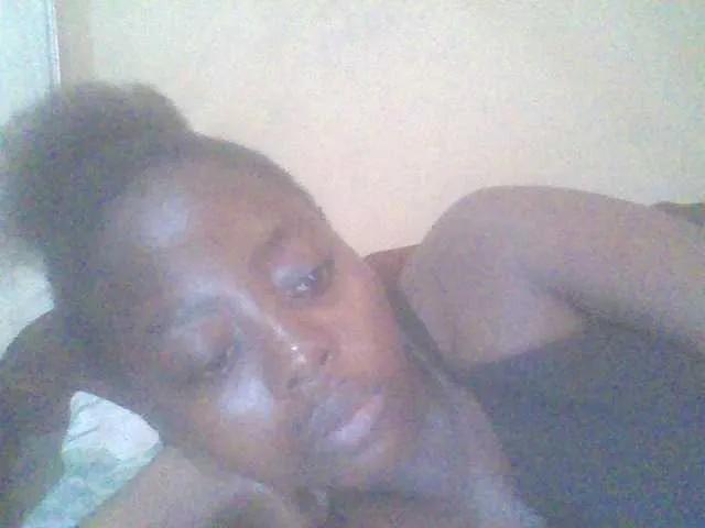 Freechat PrettyG on BongaCams