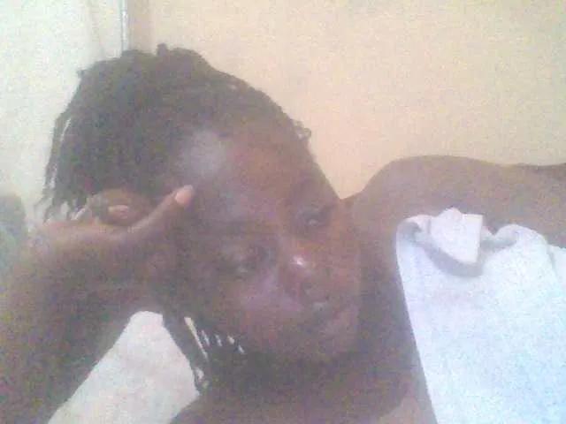 Freechat PrettyG on BongaCams