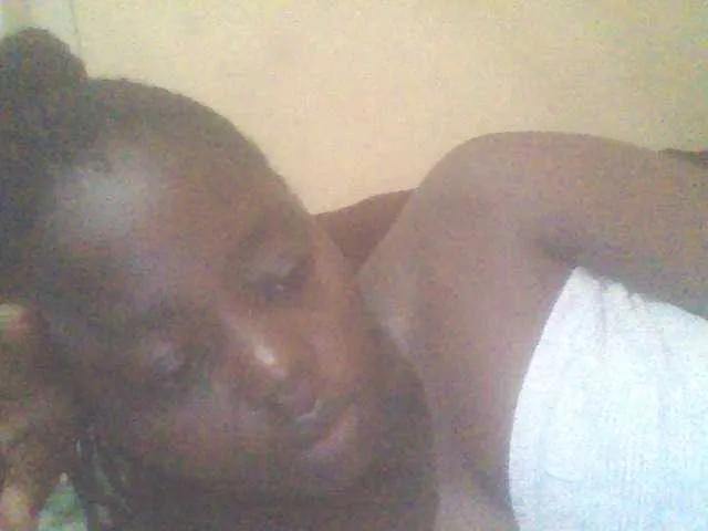 Freechat PrettyG on BongaCams