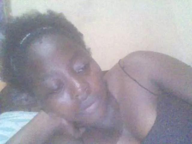 Freechat PrettyG on BongaCams