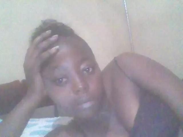 Freechat PrettyG on BongaCams