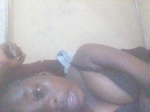 Freechat PrettyG on BongaCams