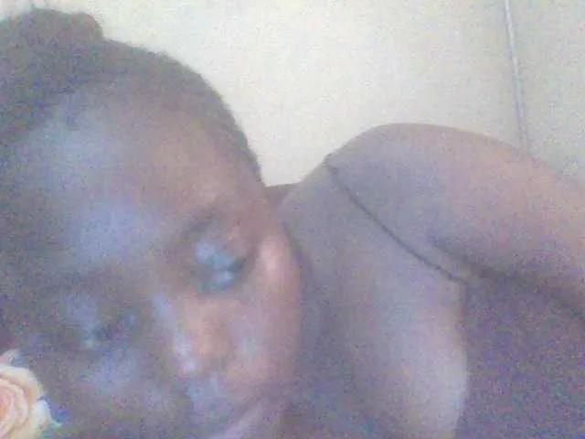 Freechat PrettyG on BongaCams