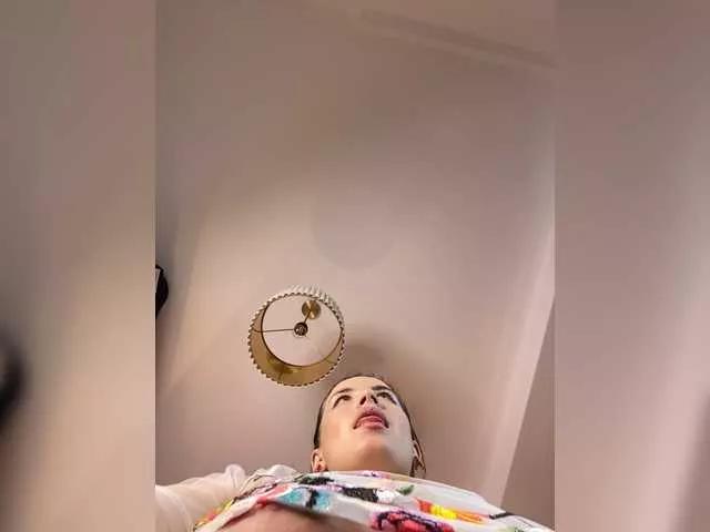 Offline Raisa1gee on BongaCams