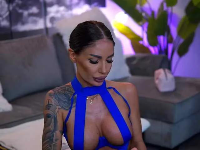 Freechat RaquelleVon on BongaCams