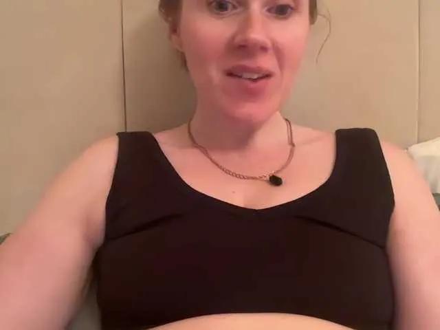 Offline REDHEADROSIE on BongaCams