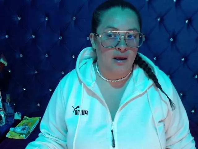 Offline SaraThonson on BongaCams