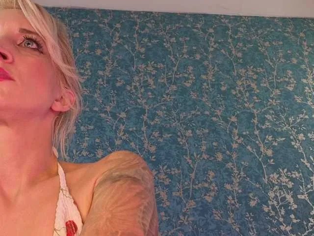 Offline Serenexx on BongaCams